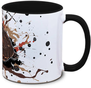 Keramiktasse mit Cherryhead-Design von TK Tassen, detailreiche Abbildung eines bunten Tiermusters auf weißem Hintergrund