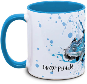 Lebensnahe Abbildung eines Furcifer pardalis (Pantherchamäleon) auf einer Tasse im Design von TK Tassen, detailreiche Illustration