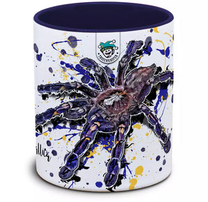 Poecilotheria metallica Tassenkasper von TK Tassen, detailreiche Spinnenfigur mit schwarzen und weißen Mustern, hochwertige Handwerkskunst