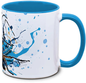 Achrioptera manga Tassenkasper von TK Tassen, detailreiche Tasse mit buntem Insektendesign auf weißem Hintergrund